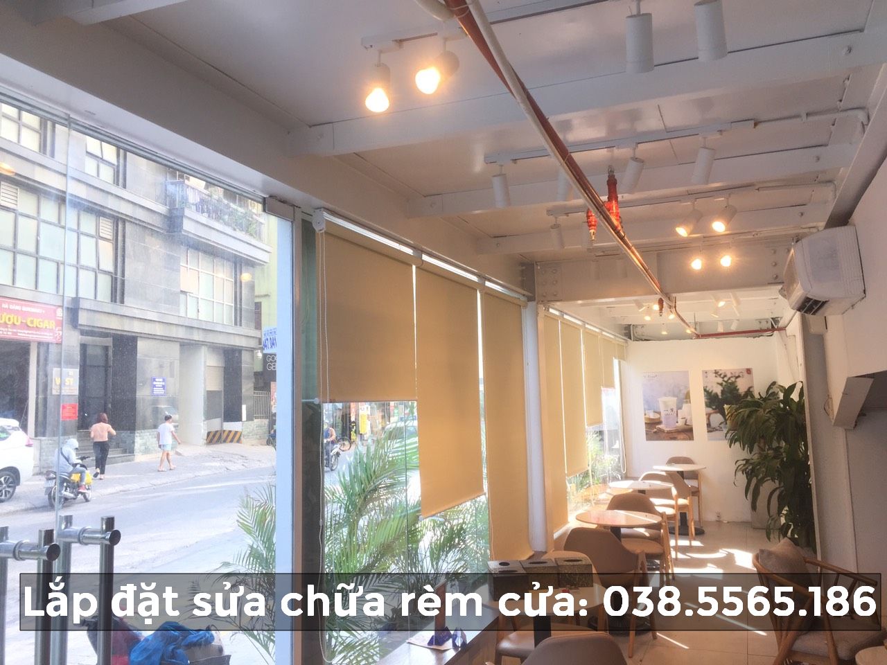 Kiểu rèm cửa quán cafe, quán ăn: Bền đẹp, Chống nắng tốt