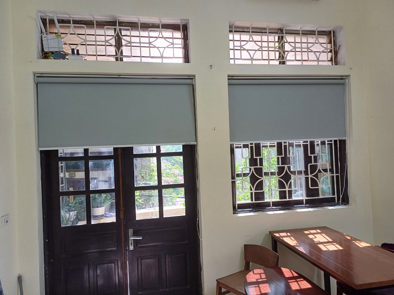 Rèm Cuốn Kéo Dây Lên Xuống – Phù hợp làm rèm cửa lớp học