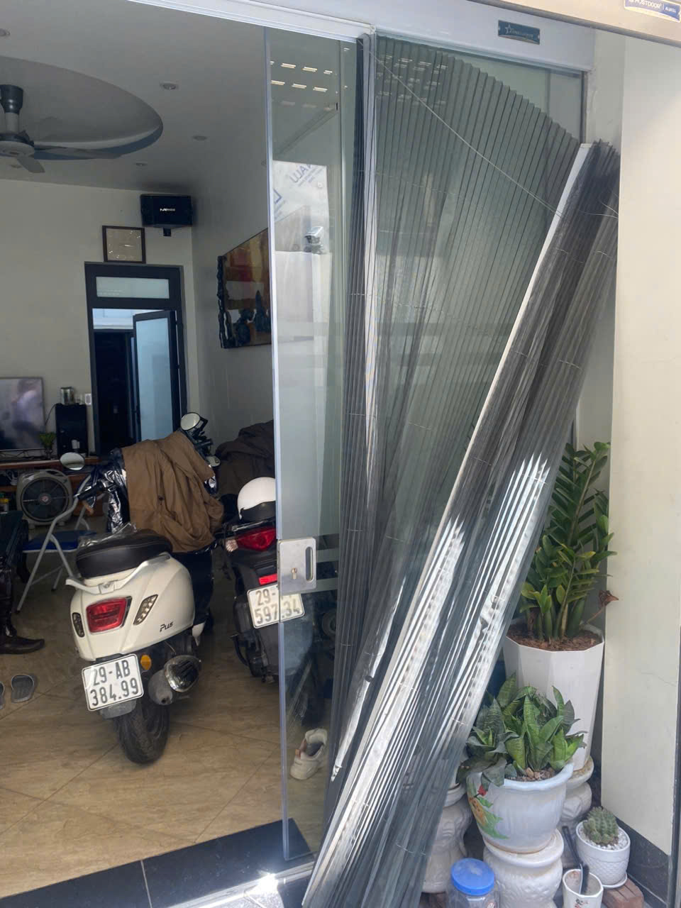 Sửa cửa chống muỗi – Nhận sửa lưới bị bung, lỏng khung, rách lưới